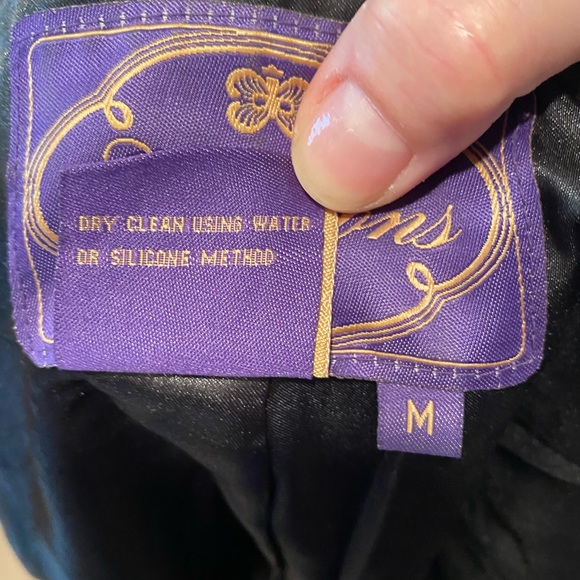 Curations Faux Fur Vest - Picture 4 of 4